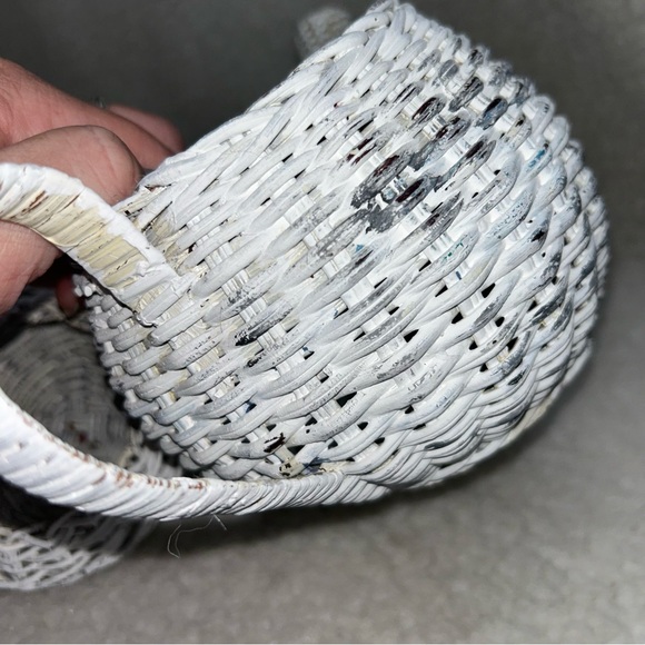 Wicker teapot and 2 cups attached to saucers Vintage 9.5" shabby chic cottage - Picture 9 of 12